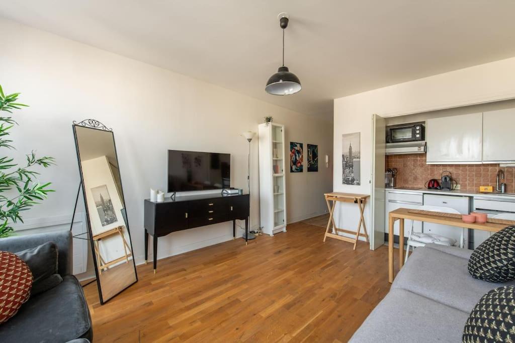 Montparnasse - Cozy Apartment In Montparnasse District Párizs Kültér fotó